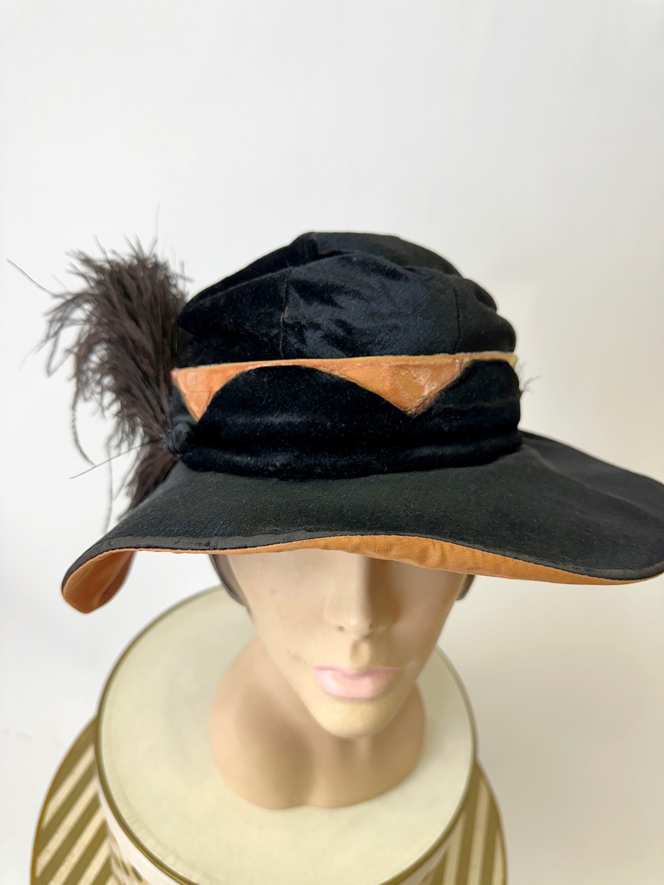 1920s Pink and Black Silk Velvet Feather Hat - Etsy display picture 3