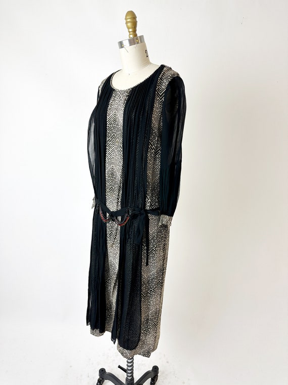 1920s Black and White Silk Day Dress - image 4