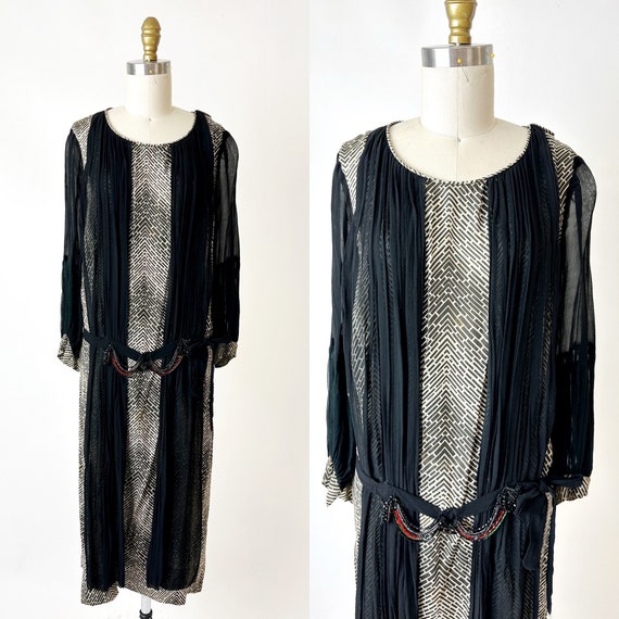 1920s Black and White Silk Day Dress - image 1