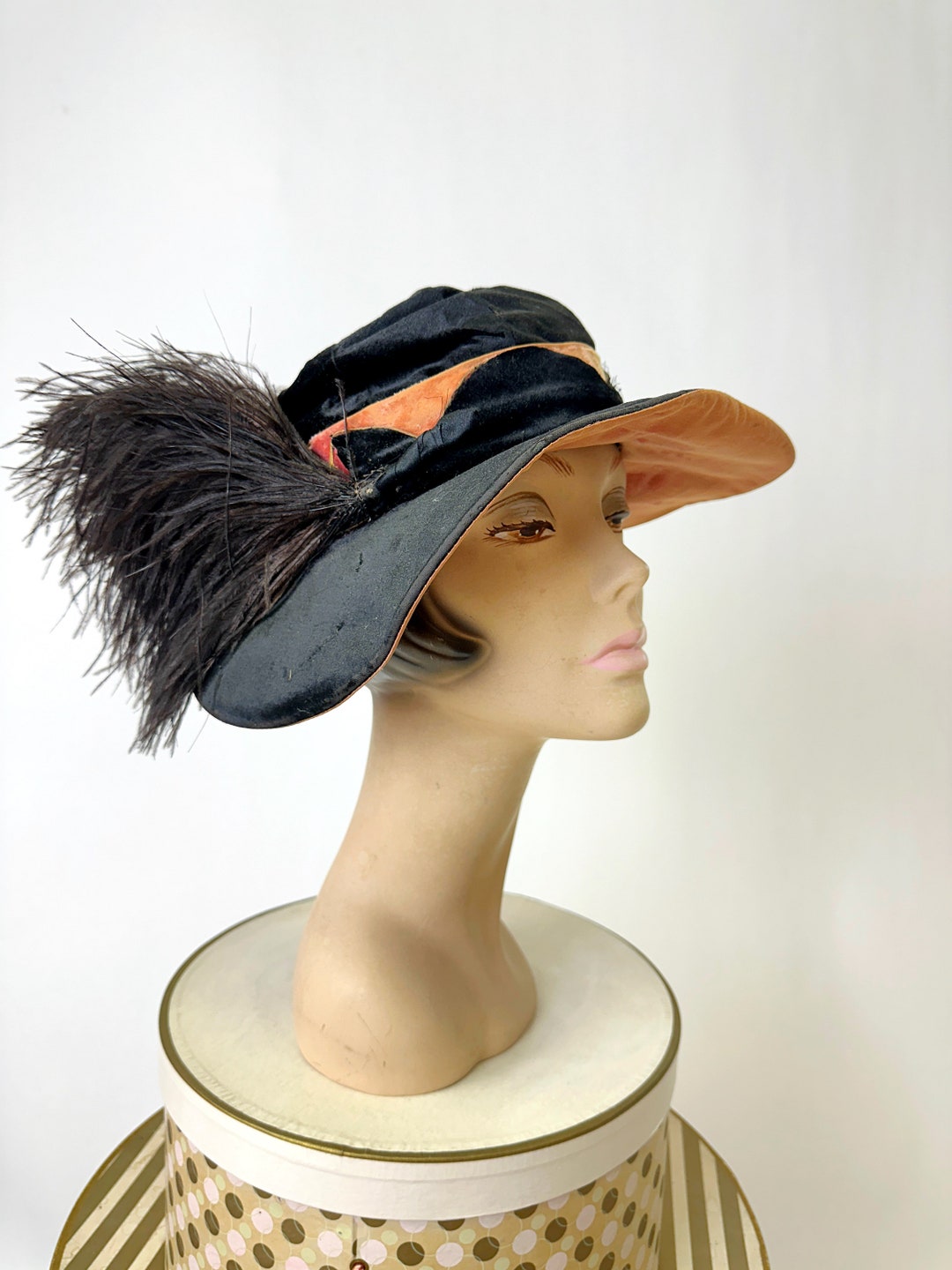 ELEGANT 1950s\' BLACK VELVET CAP WITH TURQUOISE CURLED FEATHERS * BLACK VEIL The May Company Products for Sale up to 90% Off Retail: Poshmark main image 3