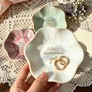 Personlig mormors keramiska fat, mormors prydnadsbricka, minnessak till nyblivna mormor, babyshower-present, barnbarnspresent, mormors födelsedagspresent