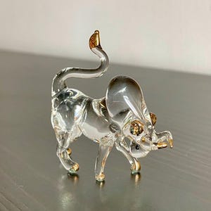 手作りガラス製牡牛座の置物