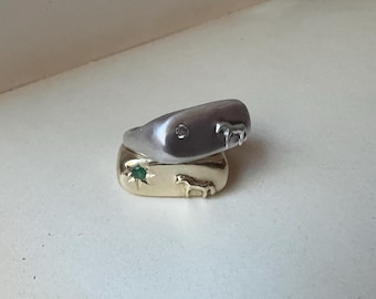 Horse Signet Ring with Diamond and Emerald Size:6us