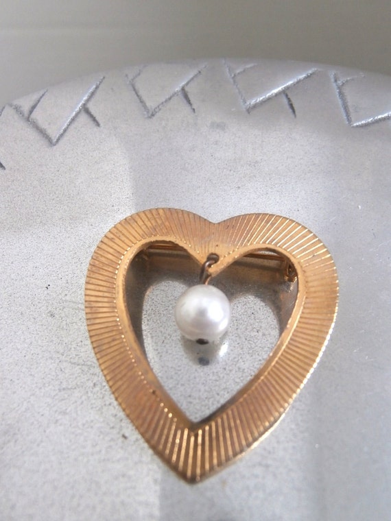 1940s Heart and Pearl Pin Brooch