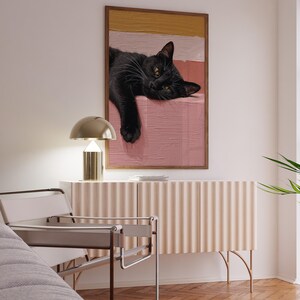 Väggkonst med svart katt: Mysig minimalistisk kattillustration på rosa bakgrund bild 3