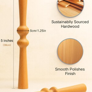 Pode incluir: Um rolo de madeira, com 38 cm de comprimento, com um acabamento liso e polido. O produto &eacute; feito de madeira de lei de origem sustent&aacute;vel. O rolo tem 38 cm de altura e 5 cm de largura.