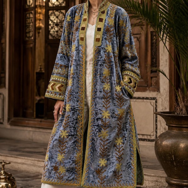 Handgjord grå sammetslång kappa för kvinnor | Broderad Suzani Boho-jacka | Blommig kimono | Festivalkläder