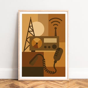 Poster - Mid-Century Radio & Mikrofon, Retro Braun-Orange geometrische Grafik, UNGERAHMT