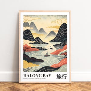 Halong Bay Poster - Quang Ninh Vietnam Reiseprint,   Vintage-Illustration mit Kalksteinfelsen und Segelbooten,   dezente Teal Navy Koralle