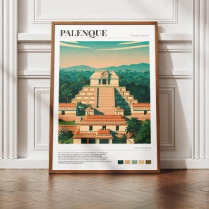 Pode incluir: Uma impressão artística emoldurada com uma ilustração colorida das ruínas de Palenque em Chiapas, México. A obra de arte retrata um templo piramidal rodeado por exuberantes árvores verdes e um céu azul. A impressão inclui o texto "PALENQUE" e coordenadas.