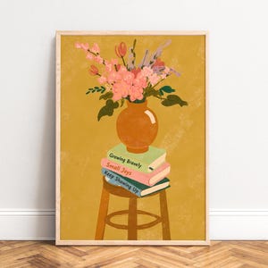 Poster,  Illustrierte Blumenvase,  Gemütlicher Vintage Botanikdruck,  Senfgelber Hintergrund,  Rosa Strauß,  Bücher Inspirierendes Zitat