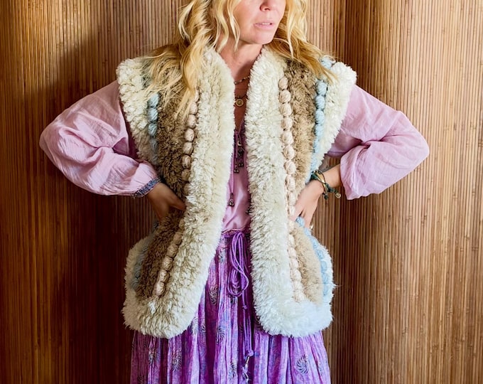 Vintage 70s Chunky Knit Bubble Vest - Boho Hippie Sleeveless Textured Knit