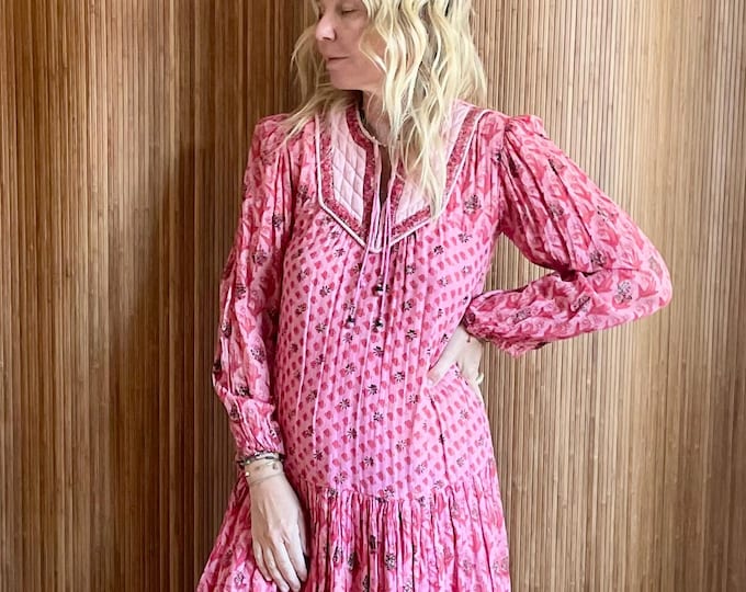Vintage Indian Pink Block Print Cotton Gauze Midi Dress – Boho Tiered Lightweight Summer Style