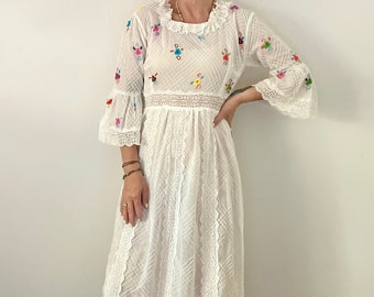 Vintage Mexican Cotton Gauze Hand Embroidered Wedding Dress , Hand Embroidered Laced Dress , Mexican Maxi Dress , Mexican Dres Maxi