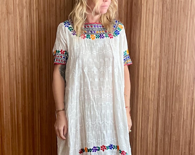 Vintage Guatemalan Hand‑Embroidered Cotton Kaftan — Handloomed Textured Boho Tunic Dress, Free Size