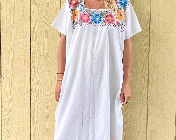 Vintage Mexican Cross Stitched  Kaftan , Embroidered Mexican Caftan, Mexican Cross Stitched Tunic , Boho Dress