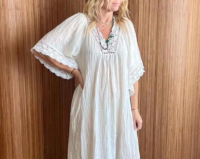 Vintage 1970s White Angle Sleeve Cotton Kaftan • BOHO Resort Beach Coverup