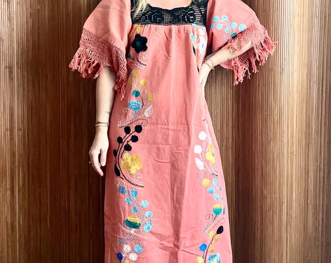 Vintage Hand Embroidered Kaftan Maxi - Bohemian Ethnic Crochet Floral Maxi Caftan