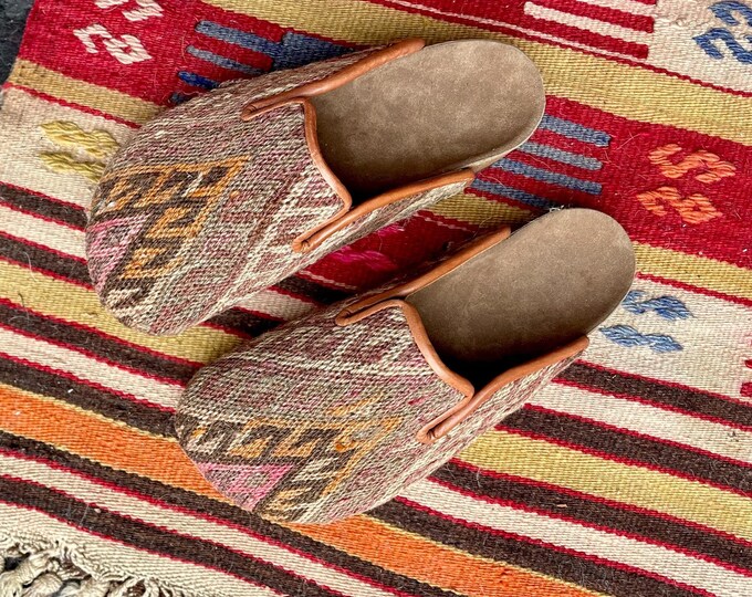 Vintage DEADSTOCK Turkish Kilim Mules , Kilim Clogs ,  Carpet Slides , Vintage Carpet Shoes sz. 7 or 37