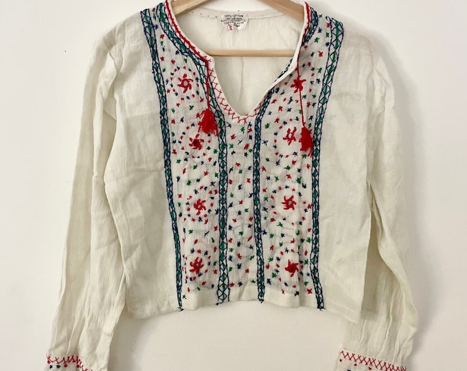 Vintage 70s Hand Embroidered Indian Shirt , India Cotton Gauze Blouse, Indian Top , India Top