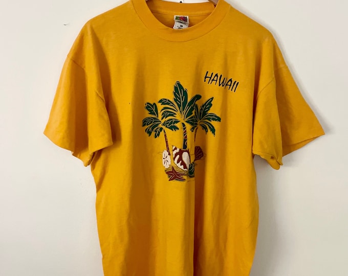 Vintage Souvenir Tee , Travel Tee , Graphic Travel  Tee , Hawaii Tee , Rainbow Tee , Oversize Tee , 90s Tee