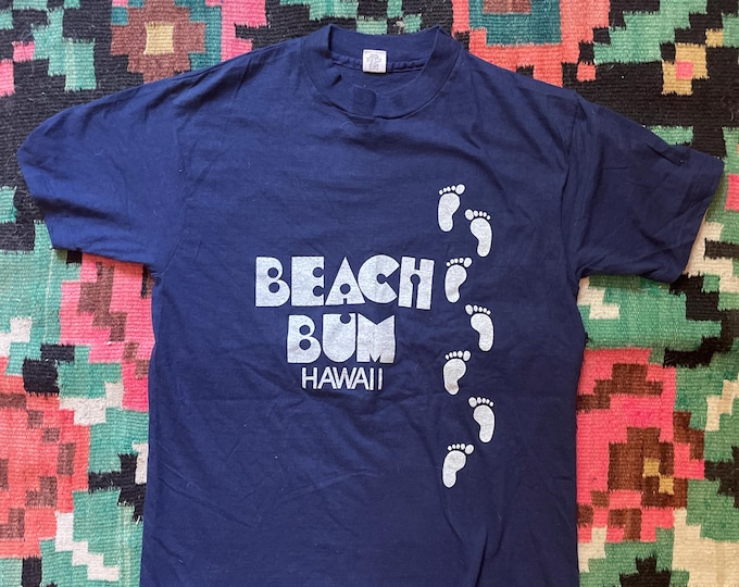 Vintage 90s Hawaii Beach Bum T-Shirt | Retro Hawaiian Graphic Tee
