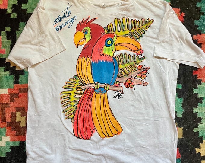 Vintage Hand Painted Santo Domingo Parrot T-Shirt - Dominican Republic Tropical Bird Souvenir Tee