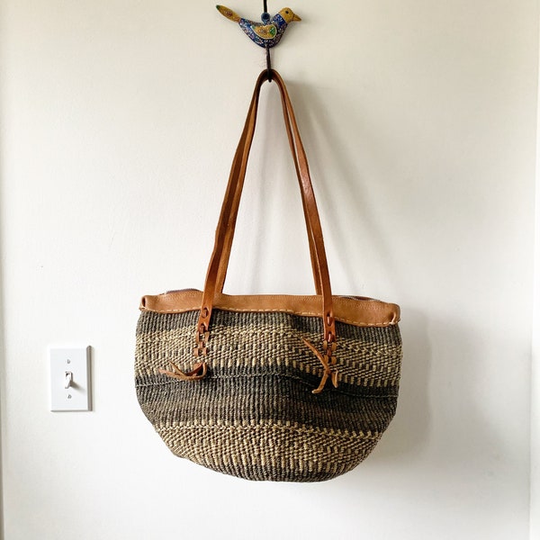 Vintage Sisal and Leather Market Bag , Ethnic Straw Straw Bag