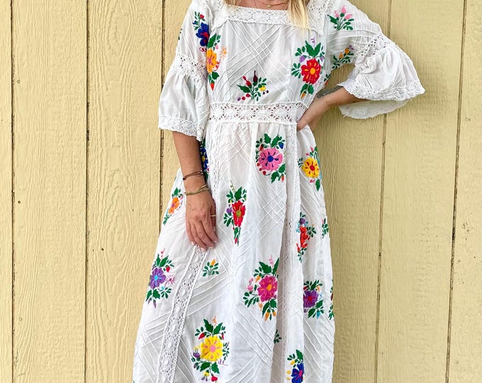 Vintage Mexican Floral Embroidered Wedding Dress , Hand Embroidered Laced Dress , Mexican Maxi Dress , Hand Embroidered Boho Dress