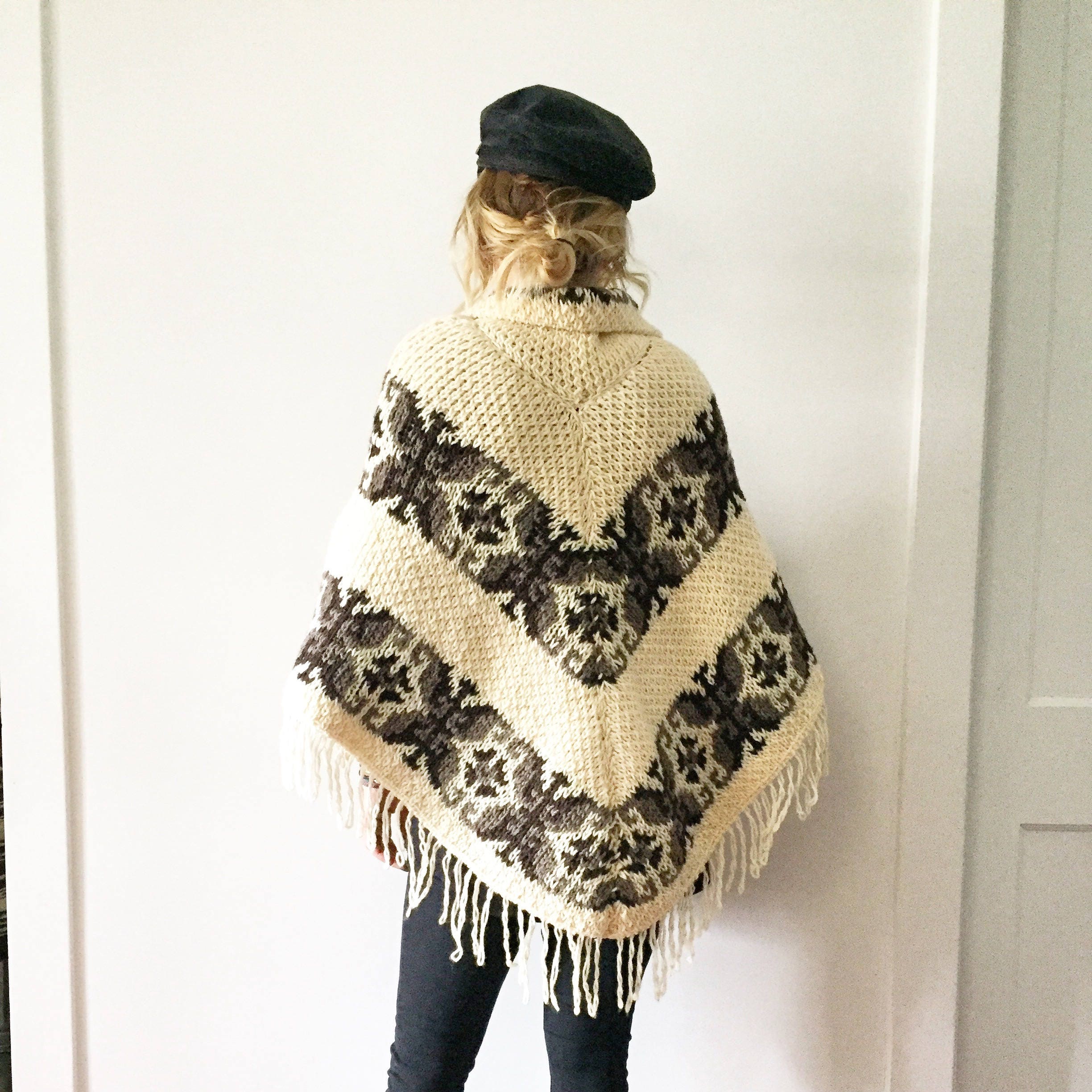 Vintage 70s Mexican Wool Poncho , Chunky Knit Poncho , BOHO Festival Cape