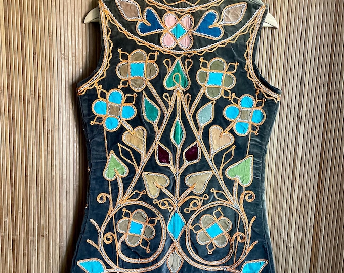 Vintage Ottoman Afghan Velvet Vest – 70s Hand-Embroidered Appliqué Folk Bohemian Ethnic Festival Hippie Vest