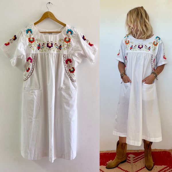 Vintage 70s Mexican Embroidered Midi Dress, White Bird Flower Embroidered Dress , Folk Summer Dress , Mexico Dress with Packets