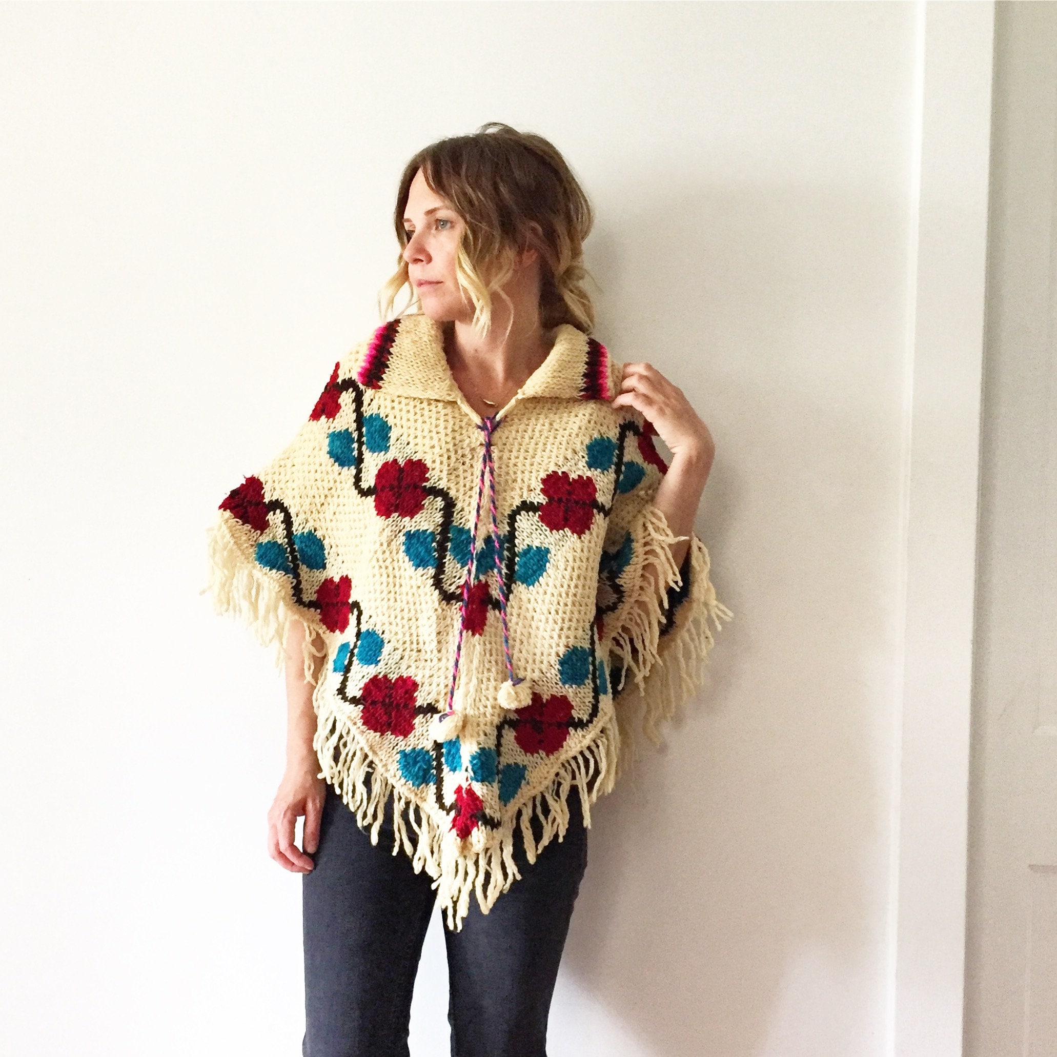 Vintage 70s Mexican Wool Poncho , Chunky Knit Poncho , BOHO Festival Cape