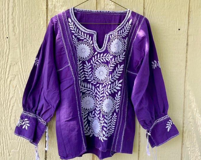 Vintage Chiapas Embroidered top- Rare Purple Mexican blouse, Hand Embroidered Floral Design, Boho Folk Blouse, Artisan Textile , Size Small