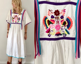 Vintage Hand Embroidered Dress , White Embroidered Dress , Mexican Peacock Dress , Mexican Dress , White Dress