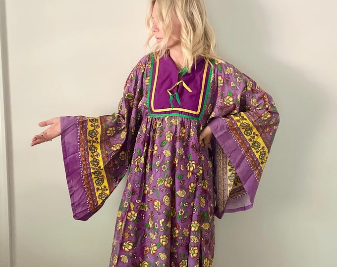 Vintage 70s Angel Block Print maxi Kaftan , Angel Sleeve Kaftan , Hippie Kaftan , Resort Wear