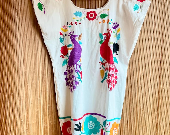 Vintage Mexican Hand-Embroidered Kaftan — White Cotton Floral & Peacock Folk Embroidery BOHO Dress