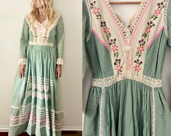 Vintage 60s Mexican Embroidered Maxi Dress, Designer Mexican Dress , El Buzon Pastel Color Maxi , Prairie Style Dress , Bohemian Hippie Maxi
