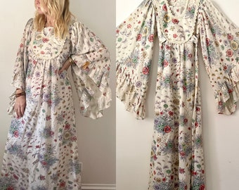 Vintage 70s Angel Sleeve Floral Print Maxi Dress , Bohemian Floral Dress , Hippie Gauzy Maxi ,  Romantic Prairie Style Maxi Dress