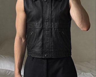 Chaleco de motociclista de piel de oveja negra para hombre, hecho a mano, de corte ajustado.