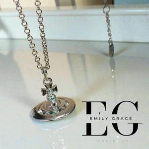 Collar de orbe planetario de plata: colgante de Saturno con diamantes de imitación celestiales