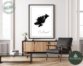 Donegal Karte Druck. Eine mutige, solide schwarze Silhouette von Donegal. Grafschaft. 300dpi