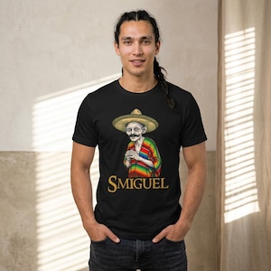 Smiguel mexikansk sombrero-t-shirt; rolig kulturmashup-t-shirt; Sméagol-parodi med fiesta-grafik