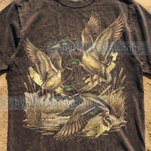 Mallard Ducks, Waterfowl Hunting, Retro Wildlife, Vintage Nature, Flying Birds, Marshland, Golden Sparkles, Outdoorsman, Drake, Wetland Art imagen 7