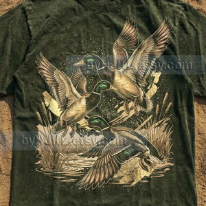 Mallard Ducks, Waterfowl Hunting, Retro Wildlife, Vintage Nature, Flying Birds, Marshland, Golden Sparkles, Outdoorsman, Drake, Wetland Art imagen 2