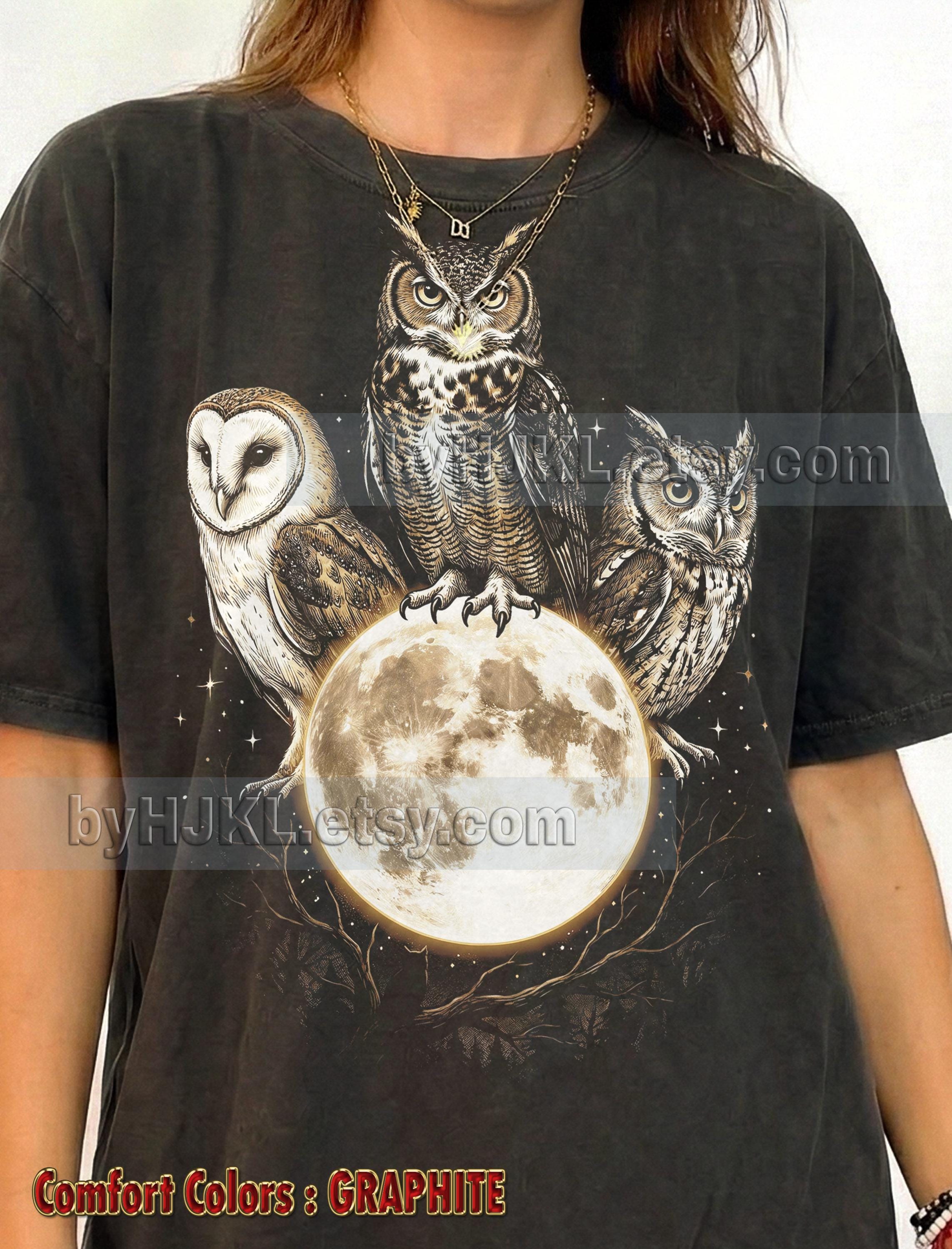 Vintage Owls On Moon Graphic Style Comfort Colors&reg; Tshirt, Retro Animal Lover Night Sky Faded T-