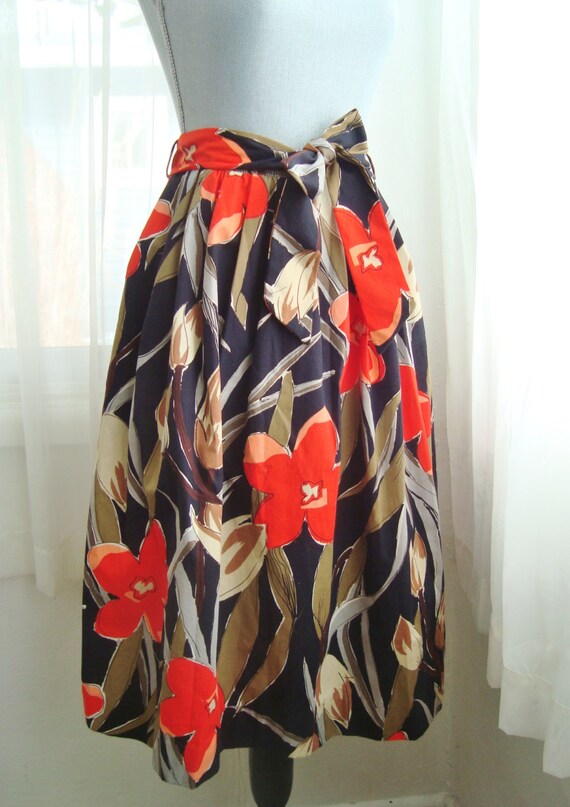 Beautiful Black Floral Belted Skirt, Size Small