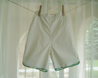 Little Girl's White Bermuda Shorts With Blue Floral Trim,  Size 6 to 7