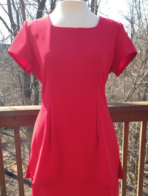 1970s red skirt and top. Tomato red mini skirt. Tw
