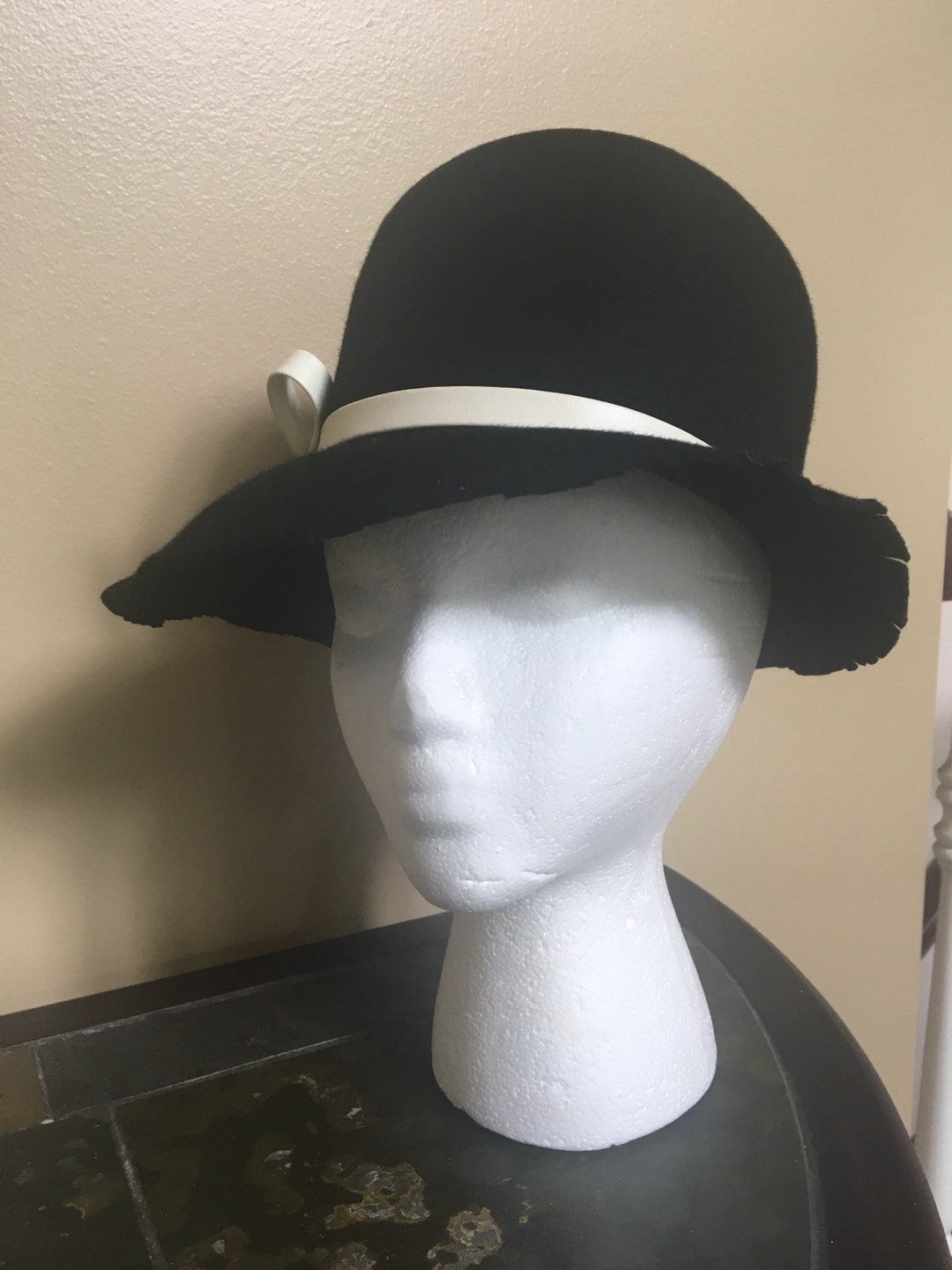 Chapeau De Femme Vintage Années 50 - Tube En Nylon Blanc Nacré - Taille Unique - Occasion